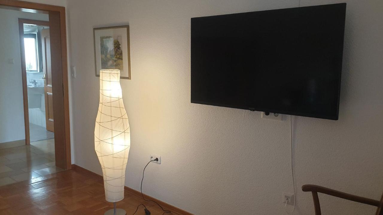 Ferienwohnung Mit Terrasse, Kostenloses Wlan, Parkplatz Bad Oeynhausen Ngoại thất bức ảnh